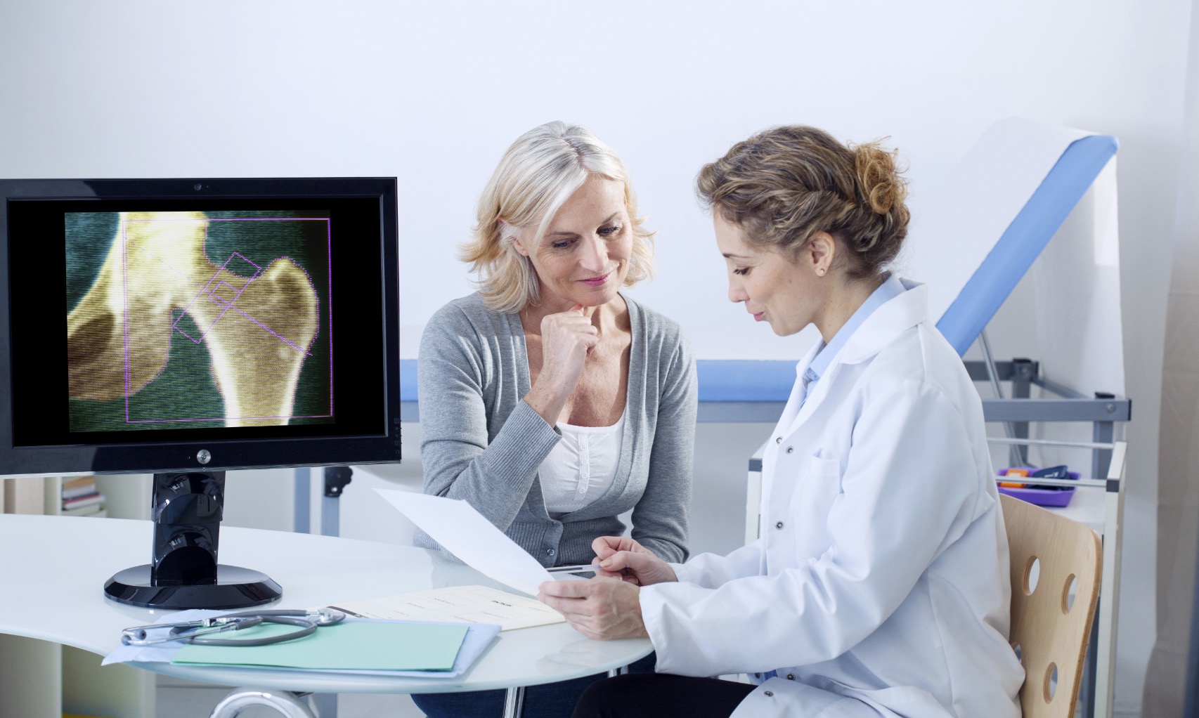 doctor and patient discussing results of bone density test at Premier Diagnostic Imaging in Cookeville, TN